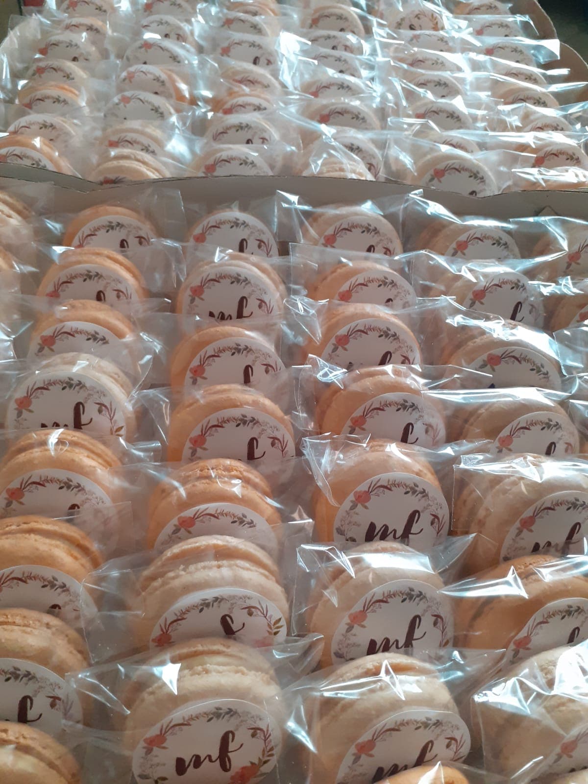 Macaron no saquinho com adesivo