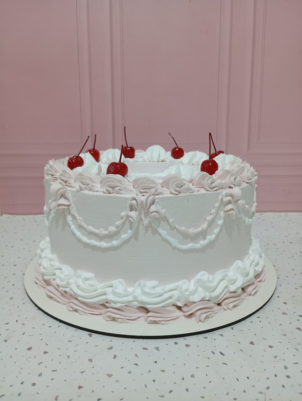 Bolo Morango com chocolate branco
